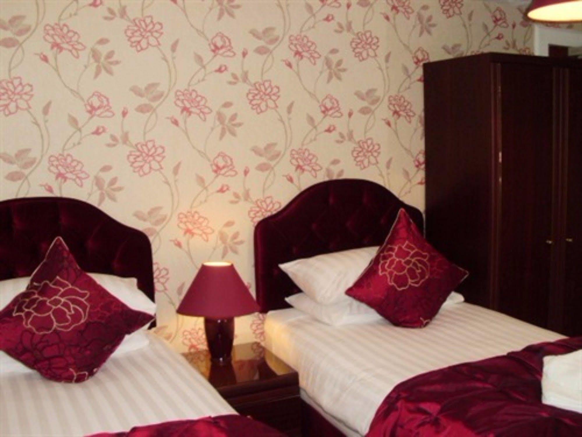 Carrmoor Guest House 卡布里奇 外观 照片